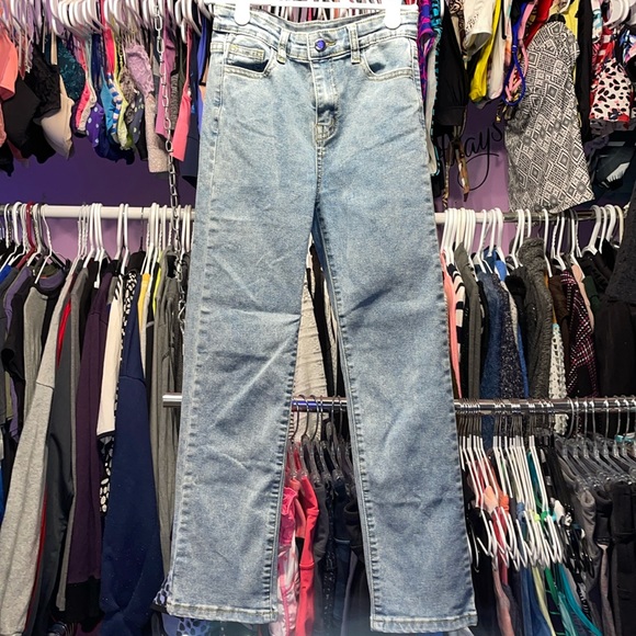 SHEIN size 140 I guess it’s kids 14 cause they are small denim jeans like new - Picture 1 of 8